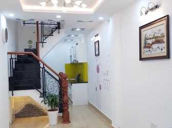 Cần Bán Gấp Nhà Ngay Tại Quận Phú Nhuận Để Sang Mỹ Định Cư.