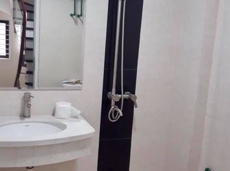 Kinh Doanh Đỉnh Nhất, Ô Tô Đỗ Cửa, Mặt Tiền Trên 9M, Mặt Phố Nguyễn Chí Thanh Chỉ Với 11,9 Tỷ