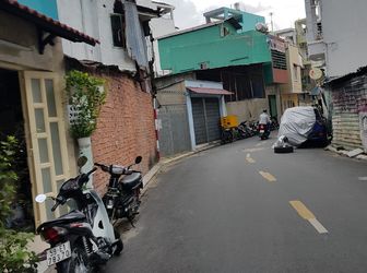 Kẹt Vốn Cần Bán Gấp Nhà Mặt tiền Hoa Đào, P.2, Phú Nhuận - 4.6X9m, Giá: 6.3 Tỷ