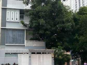 Bán Gấp Căn Nhà 1 Trệt 2 Lầu Mt Lq1A, Shr Bao Sang Tên