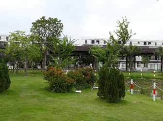 Chính Chủ Cần Bán  Gấp Căn Khe Thoáng Nam 32 Gần Trường Học