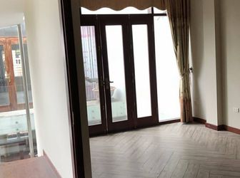 Cho Thuê Nhà Ngõ 2 Ô Tô Vào Được Ở  Nguyễn Văn Cừ 