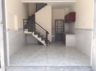 Bán Nhà Mới Xây, 1 Trệt 2 Lầu, Gần Ngã Tư Ga, Giá Chỉ 965 Triệu/Căn.