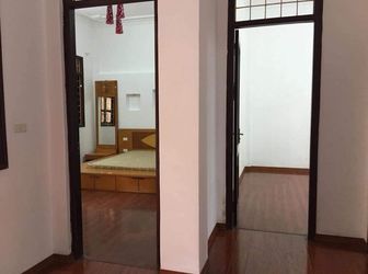 Nhà Lô Góc 3 Thoáng Phố Nguyên Hồng, Đống Đa, Ngõ Ô Tô 