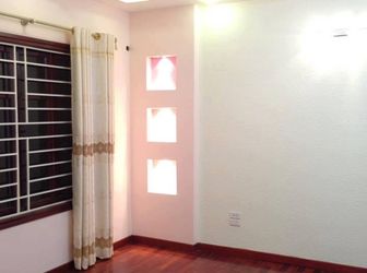 Bán Nhà  5 Tầng, Ngõ  Phố  Kim Mã. Diện tích: 40 M, Mặt Tiền: 3.5. Giá 3.3 Tỷ ( Giá  Chuẩn Niêm Yết ).