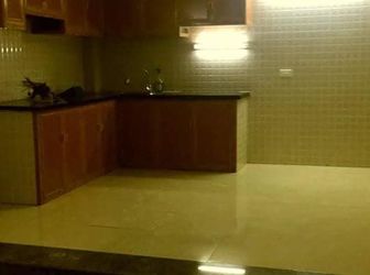 Gần Mặt Đường - Kim Giang - Diện Tích Rộng - Nhiều Phòng Ngủ - Giá Phải Chăng.