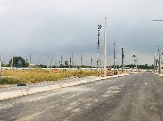 Bán Đất Mặt Tiền Nguyễn Trung Trực, Diện Tích 100M2, Giá Chỉ 900 Triệu/Nền, Thổ Cư 100%, Shr Lh: 0909.921.784