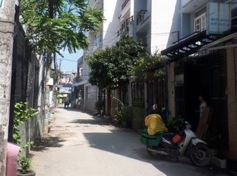 Cần Vốn Bán Gấp Nhà Căn Góc Hxh, P.Tân Quy, Dt 4X7.5M, 1 Trệt, 1 Lửng. Giá 3.68 Tỷ .