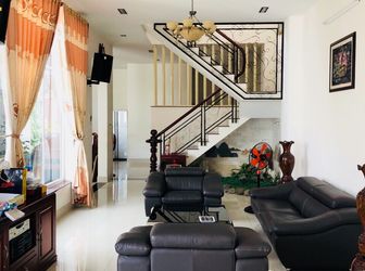 Bán Nhà 1 Trệt 2 Lầu Đường Tú Xương - Diện Tích Nhà 9x20m = 180M2 (Diện tích sử dựng 400M2)