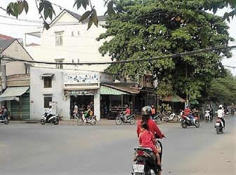 Tiếp Giáp 3 Quận, 63M2 Pháo Đài Láng, Nhà Đẹp Phân Lô 7.95 Tỷ