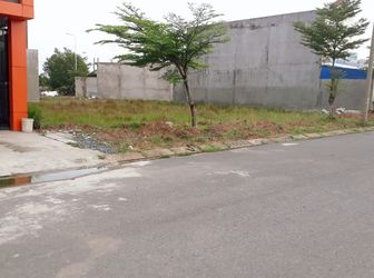 Tôi Cần Bán Gấp Lô Đất 105M2 Sổ hồng riêng, Khu dân cư Đông Đúc