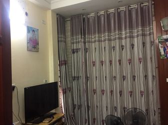 Bán Nhà 4 Tầng 1 Tum,Quán Tình,Giang Biên,40M2,Nhà Đẹp,Khu Vực Hót,Giá;1.85 Tỷ