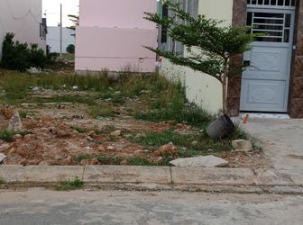 Tôi Cần Tiền Bán Gấp Lô Đất 114M2, Sổ hồng riêng, Mặt Tiền 20M