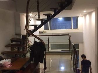 Bán Gấp Nhà Hoa Lâm Trước Tết, Ô Tô, 45M2, 5 Tầng, 2.60 Tỷ. LH 0967635789