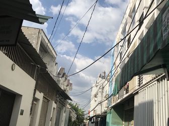 Cho Thuê Nhà Nguyên Căn Hẻm 2020 Huỳnh Tấn Phát. Diện tích 3X8M. 1 Trệt, 2 Lầu, 3 Phòng ngủ. Giá 5 Triệu/Tháng.