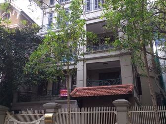 Cho Thuê Biệt Thự Sân Vườn Diện Tích 200X5 Tầng, Giá 3000 Usd Khu Nguyễn Thị Định