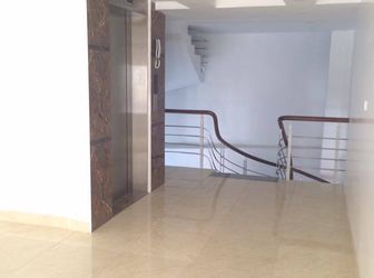 Bán Nhà Đặng Văn Ngữ 47M2 X 7 Tầng, Ô Tô Vào Nhà, Có Thang Máy. Giá 7.6 Tỷ.