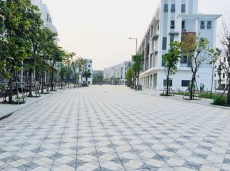 Bán Biệt Thự 200M2 Bàn Giao Full Nội Thất, Cạnh Công Viên 110Ha, T8/2019 Nhận Nhà