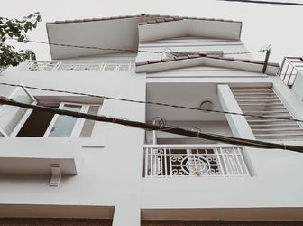 Cho Thuê Nhà 68 Lê Thị Riêng, Gần Vong Xoay Phù Đổng Phường Bến Thành  Quận 1