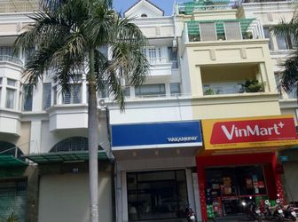 Cho Thuê Tầng 1 ,tầng 2.nhà Mặt Tiền Trần Trọng Cung .dt 5X25M. 2Pn. Giá 9-10 Tr / Tháng .