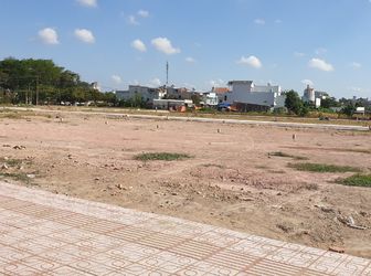 Ngay Cổng Sau Công Ty Pouchen. - Diện Tích 100M2. - Giá Gốc 3Tỷ 5. - Nhân Dịp Tết Giảm 15%