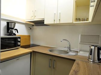 Bán Nhà Chính Chủ An Dương Vương, Tây Hồ, ~50M2, Thoáng 2 Mặt, Ô Tô Đỗ Cực Shock