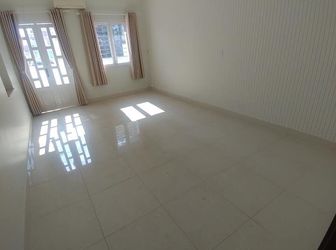 Cho Thuê Nhà 6A Phạm Ngọc Thạch, Gần Ngã 4 Điện Biên Phủ, Trung Tâm Quận 3