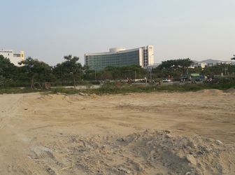 Cần Bán Lô Đất Biển 2 Mặt tiền - Giá Chỉ 42 Triệu/m2, Khu Nguyễn Sinh Sắc