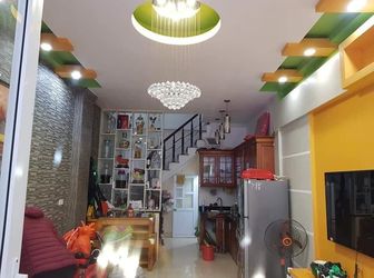  Bán Nhà Siêu Vị Trí Tôn Thất Tùng 30M2/ 4 Tầng Trên 2 Tỷ