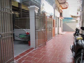 Bán Nhà Có Sân Riêng, Mặt Tiền 4,12M, Hoàng Quốc Việt, 4,68 Tỷ.