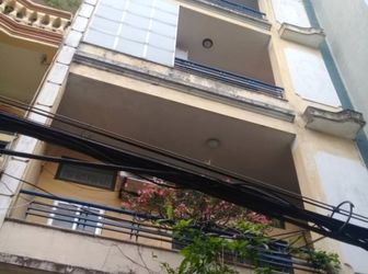 Cho Thuê Gấp Nhà Nguyên Căn Mặt Phố Đặng Tiến Đông, Diện tích: 65M2