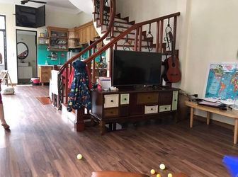 Bán Nhà Hoàng Quốc Việt 60M2 Ô Tô Vào Nhà 5.5 Tỷ