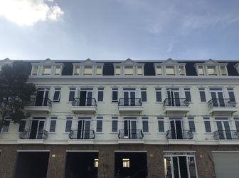 Bán Nhà Shophouse Ngay Bệnh Viện Đa Khoa Vĩnh Long