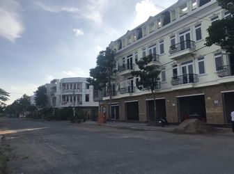 Bán Nhà Shophouse Ngay Bệnh Viện Đa Khoa Vĩnh Long