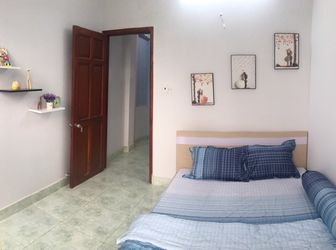 Gia Đình Tôi Cần Bán Gấp Nhà 1 Trệt 2 Lầu 4Phòng Ngủ Giá 1,75 Tỷ