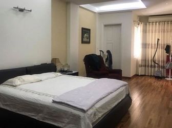 Nhà Đẹp 2 Mặt Thoáng, Ôtô Khu Chùa Láng. Dt 74M2X4 Tầng, Mt 5M. Giá 7.x Tỷ