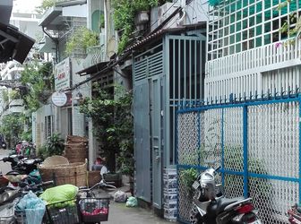 Cần Bán Gấp Nhà  Đường Trần Hưng Đạoq.1.  3 Lầu Đúc..  5,8,tỷ 