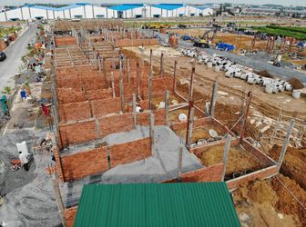 Chính Chủ Cần Bán Gấp Nhà 1 Trệt 1 Lầu Sổ Riêng Ngay Tân Phước Khánh Village