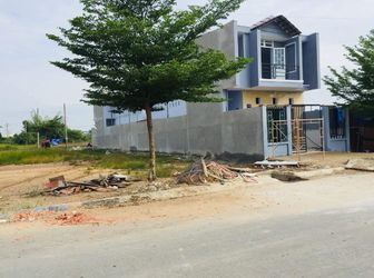  Cần Sang Gấp 1 Lô Góc 1 Lô Đất Thổ Cư Shr Đường Nhựa 20M