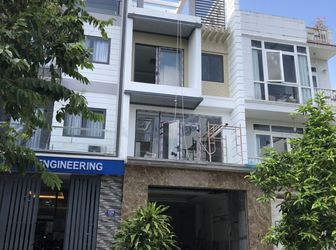 Chính Chủ Bán Nhà Tuyệt Đẹp Khu Phạm Hữu Lầu .Dt 5X18M. Full Nội thất Cao Cấp . 9.6 Tỷ .