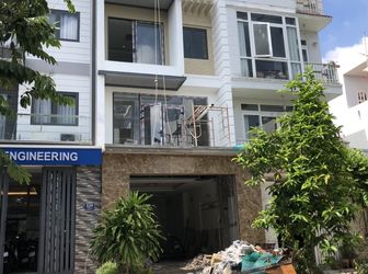 Chính Chủ Bán Nhà Tuyệt Đẹp Khu Phạm Hữu Lầu .Dt 5X18M. Full Nội thất Cao Cấp . 9.6 Tỷ .