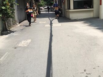 Bán Nhà 2 Tầng Giá Rẻ Hơn Đất Nền Ngay Ngã 4 Xuân La Võ Chí Công . Diện tích 40M. Giá 2,5 Tỷ 