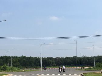 Cần Bán Gấp Lô Đất Nền Mặt Tiền Đường Đối Diện Ubnd Xã