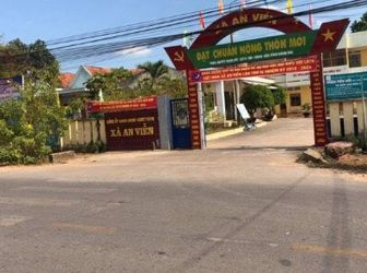 Cần Bán Gấp Lô Đất Nền Mặt Tiền Đường Đối Diện Ubnd Xã