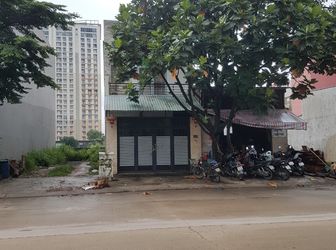 Bán Gấp Nhà Mặt Tiền Ngay Vincom Dĩ An