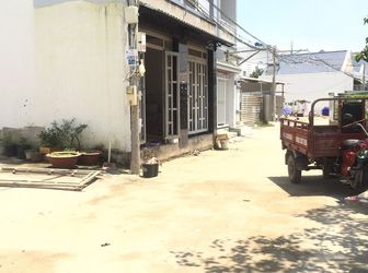 Bán Nhà Mới Xây Hẻm 2581 Htp . Dt 3.5X7.5M. Căn Góc . Trệt , 2 Lầu . Giá Bán 1.5 Tỷ .