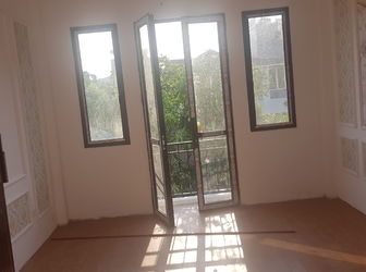 Bán Nhà 4 Tầng Mới Xây Ô Tô Đỗ Cửa Ở Thạch Bàn