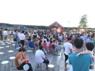 Bán Lô Đất Đối Diện Trung Tâm Thương Mại Chuẩn Bị Xây Giá Chỉ 700 Triệu