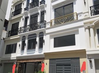 Cần Tiền Bán Nhà Nguyễn Văn Trỗi, Diện tích 45 m2, Hẻm xe hơi 6m, 4 Tầng, 5 Phòng ngủ