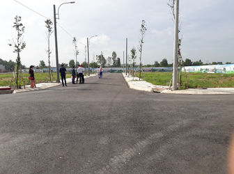 Đi Định Cư Nước Ngoài Cần Bán Lại Lô Đất 90M2, Mặt Tiền Quốc Lộ 13, Ngay Trung Tâm Thương Mại.